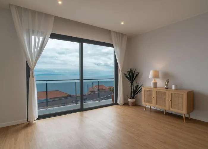 Isaac In סנטה קרוז