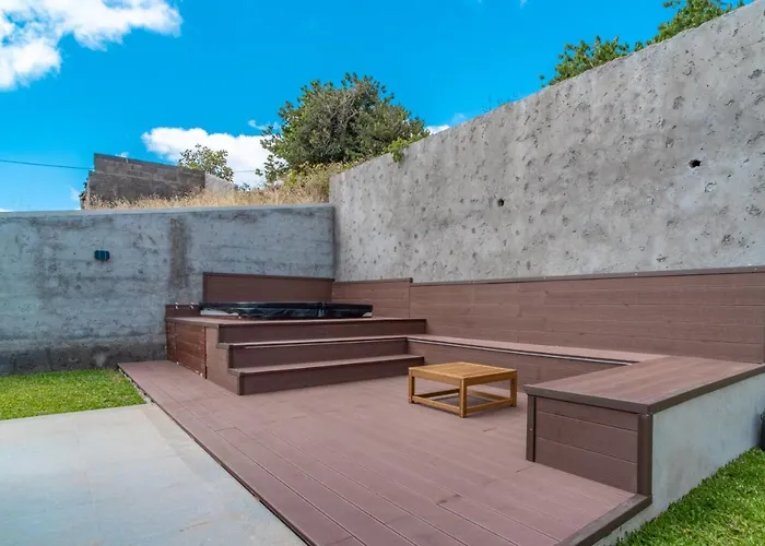 Isaac In סנטה קרוז